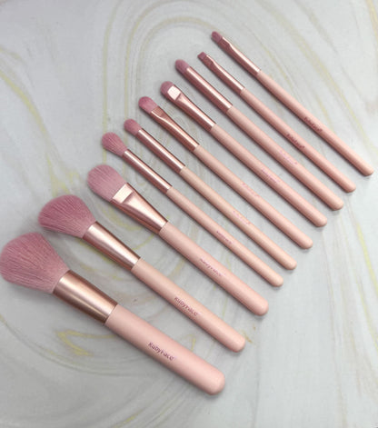 COSMETIQUERA BRILLANTE + KIT DE 10 BROCHAS RUBY FACE